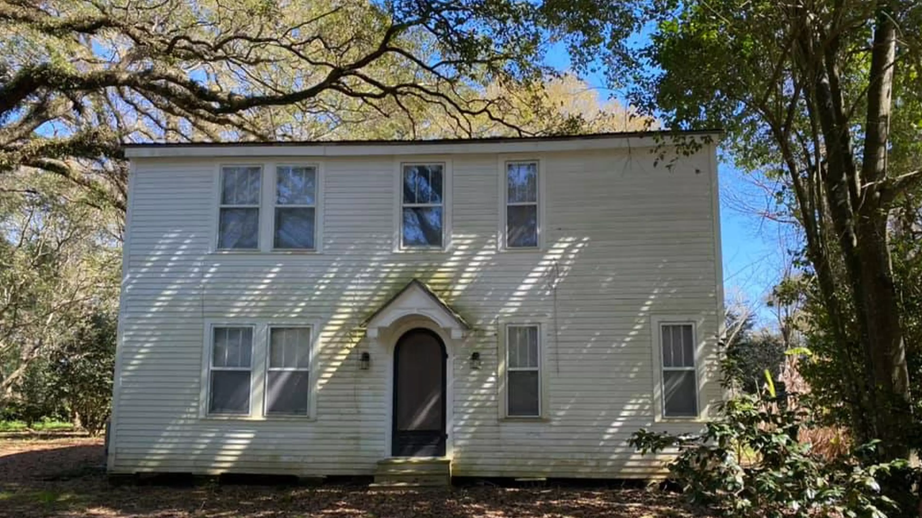 Haunted House Is Being Given Away For Free As People Are Too Scared To Live There
