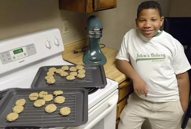 Little Lad Sets Up A Bakery So He Can Buy His Mum A House