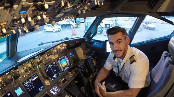 People Don’t Know Whether Pictures Of Pilot Outside A Plane Are Real 