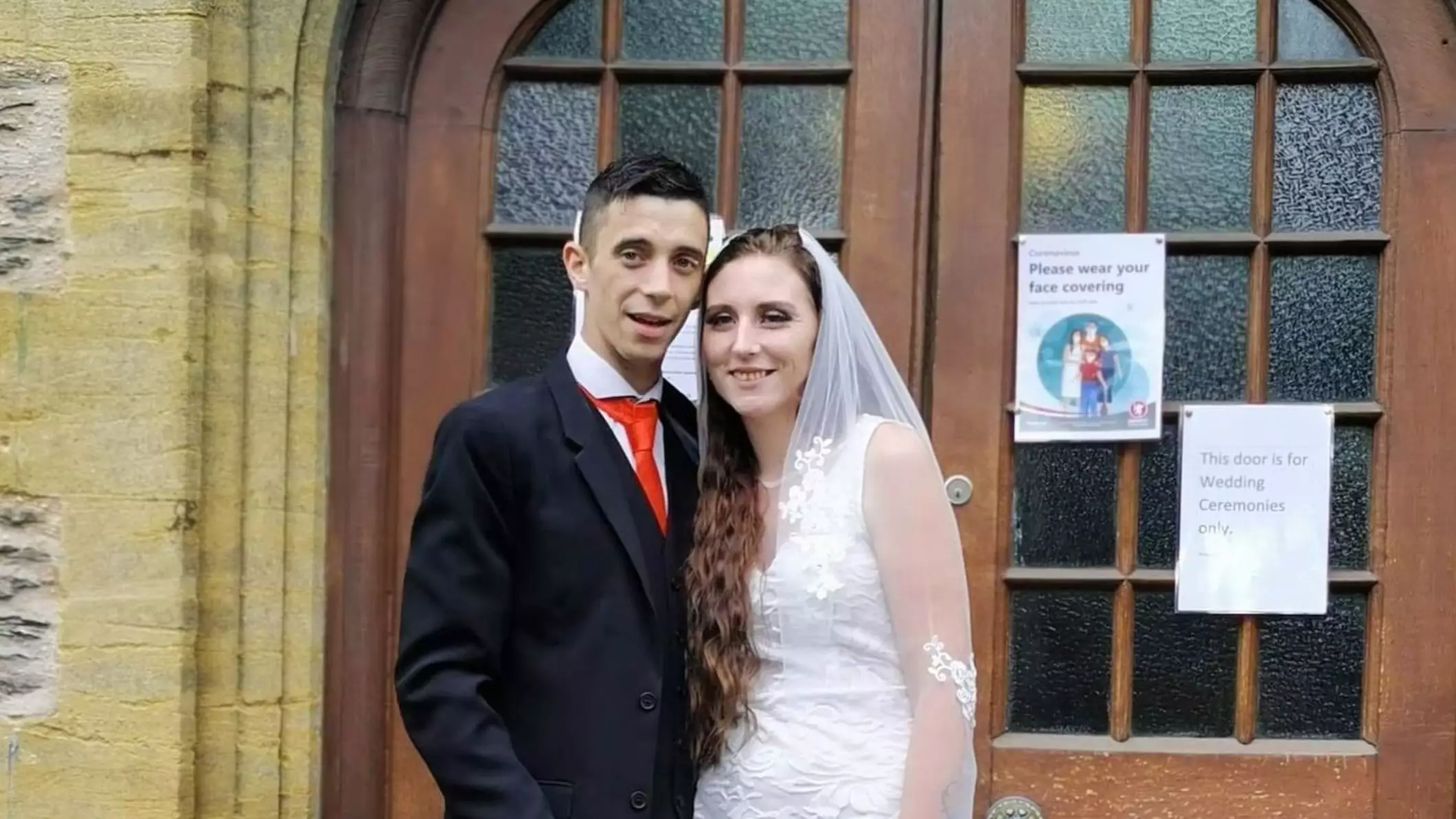 Couple Get Hitched For Just £300 With £10 eBay Dress And Brewers Fayre Meals