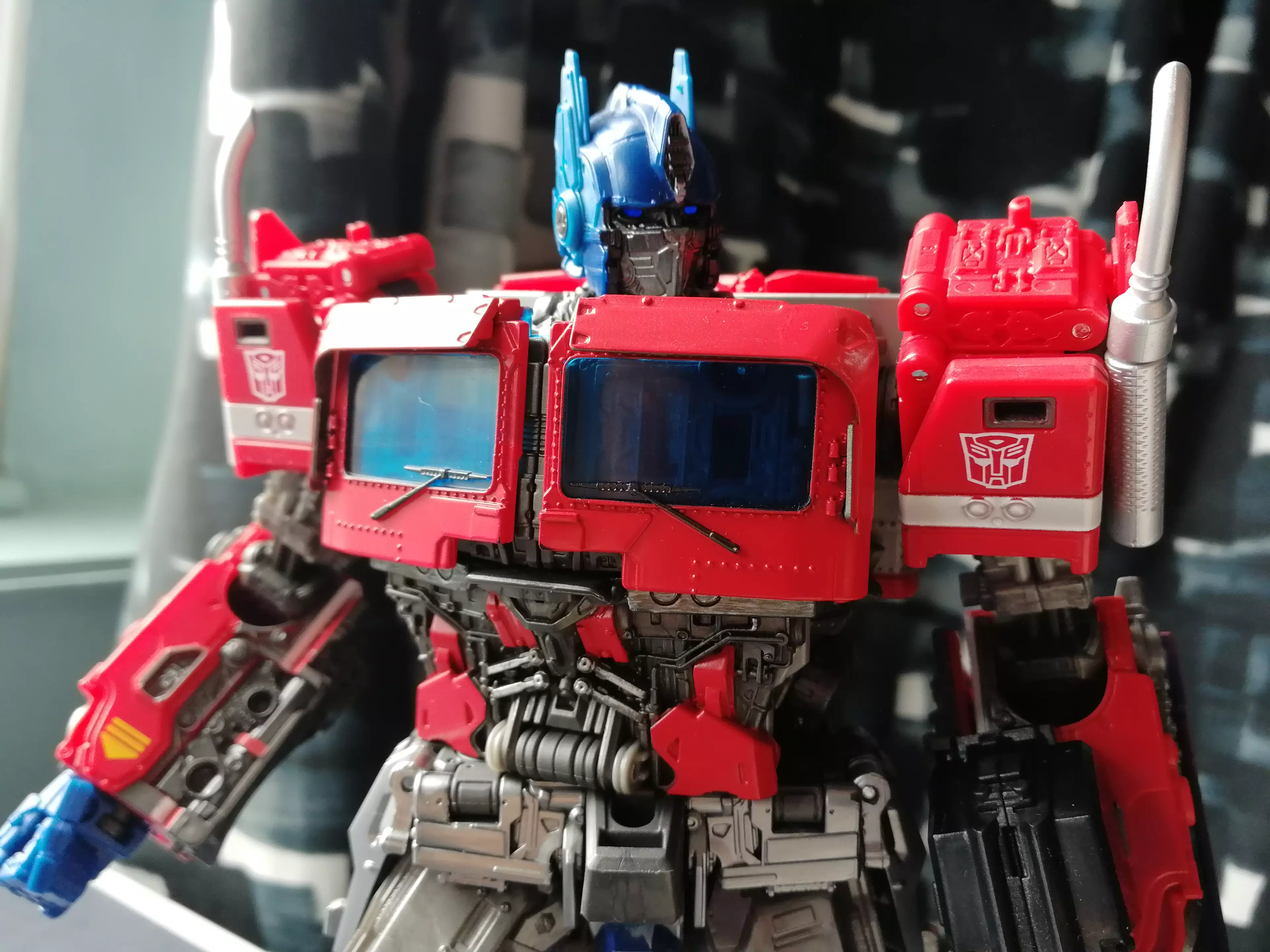 MPM-12 Optimus Prime /