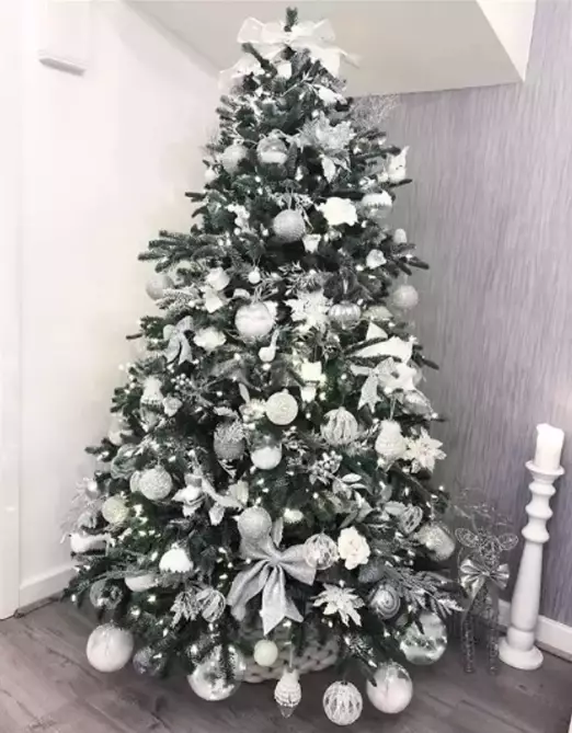Sophie Hinchcliffe's tree last year featured white and silver decor (