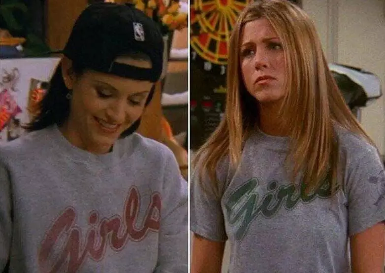 The tees are similar to those worn by Monica and Rachel in the hit show (