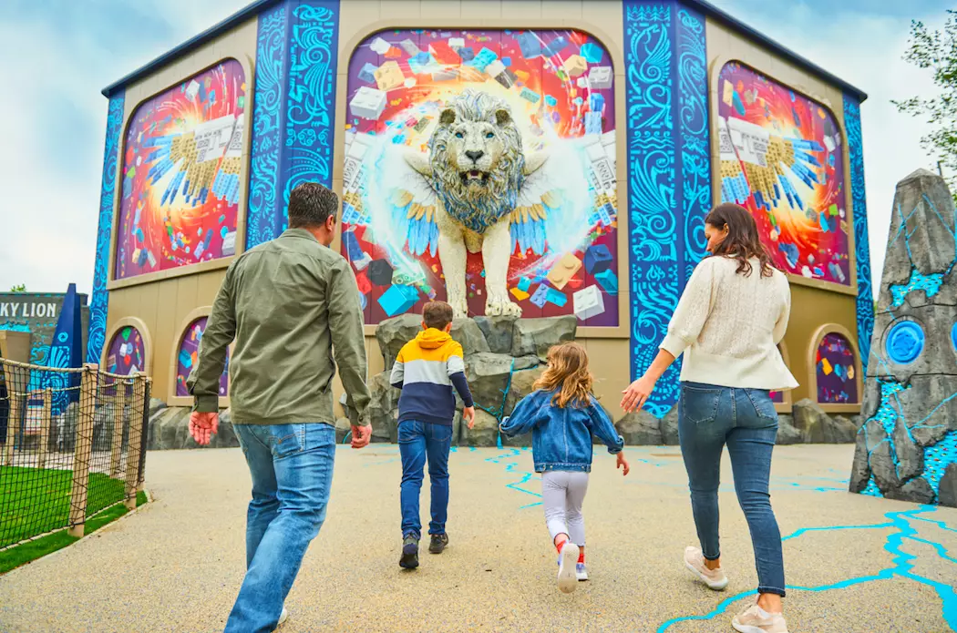 Maximus greets guests on the approach to the Sky Lion ride /