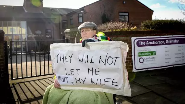Man, 89, Stages Protest Outside Care Home After Being 'Banned' From Seeing His Wife 