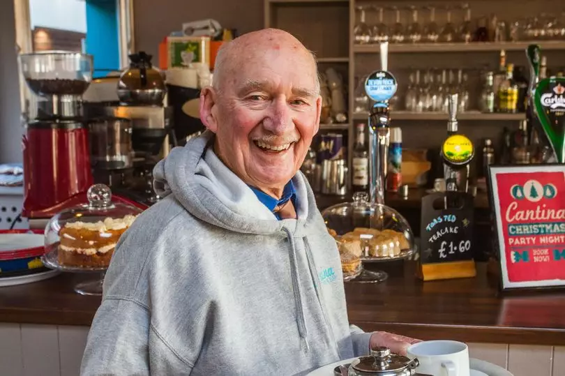 89-Year-Old War Veteran Who Said He Was ‘Dying Of Boredom’ Lands Job In Cafe
