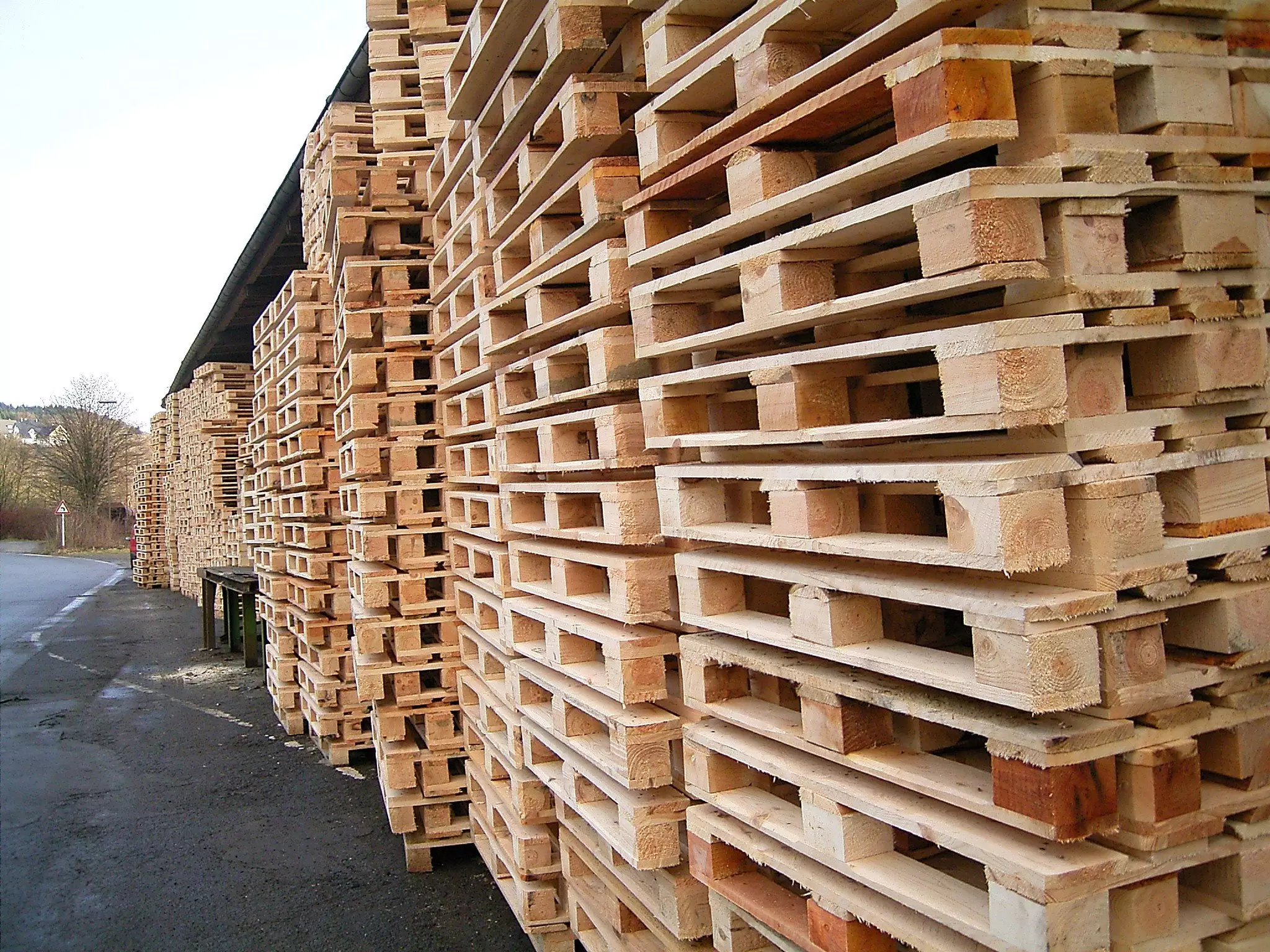 Anyone else feeling seriously inspired to go and pick up some old pallets right now? (