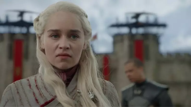 'Game Of Thrones' Fans Are Terrfied Daenerys Is About To Become The Mad Queen - And Here's All The Evidence 