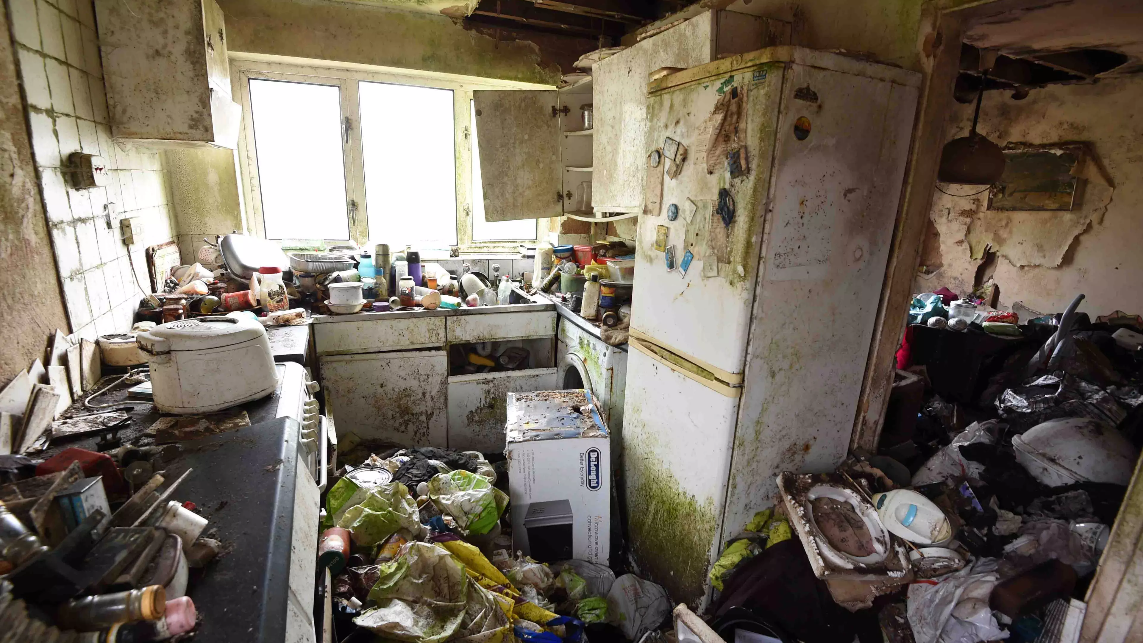 Disgusting Hoarder House Riddled With Rats Transformed Into 'Absolute Palace'