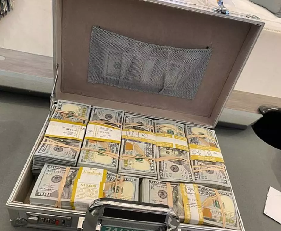 The case full of cash.