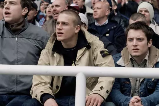 Charlie Hunnam in the football hooligan film Green Street, wearing a Stone Island jacket.