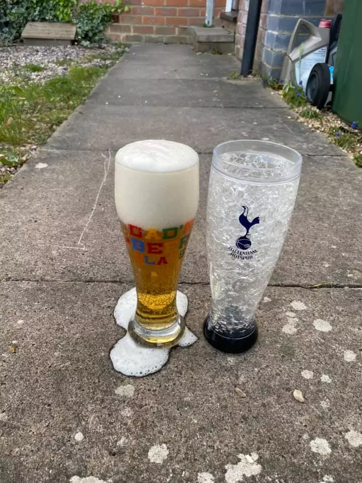 The kindly landlord has been delivering pints to residents in Aylesbury.