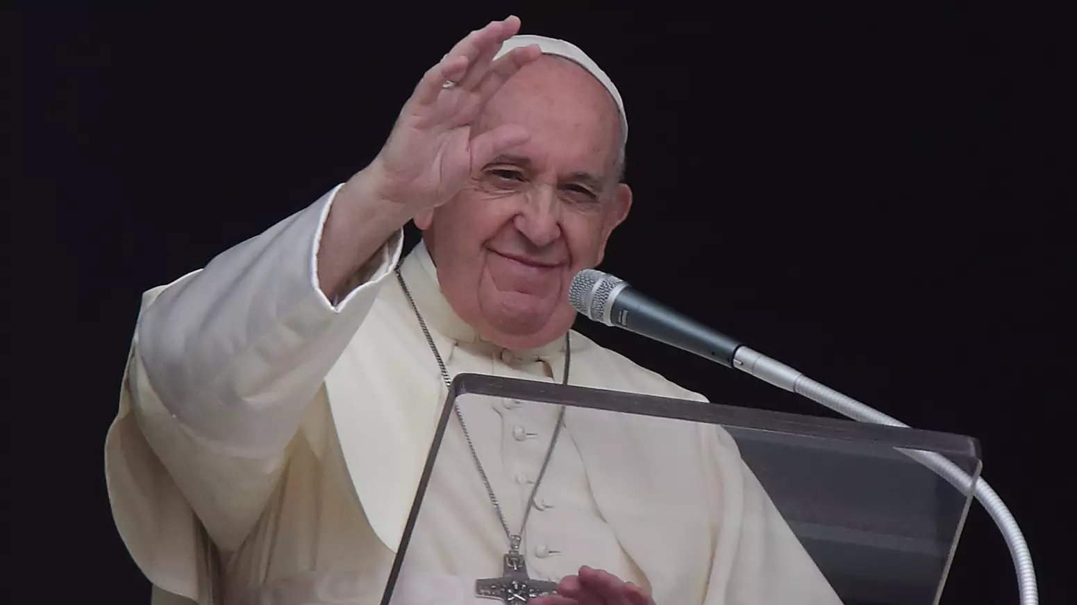Pope Francis Tells Parents That LGBT Kids Are 'Loved Just As They Are'