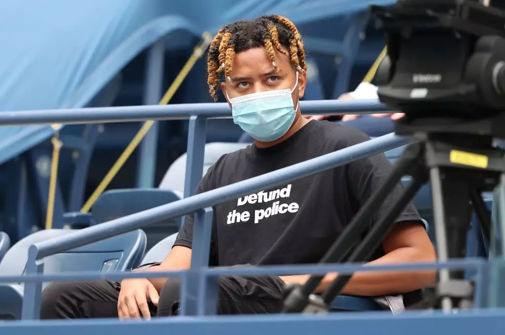 Cordae wore a 'defund the police' t-shirt.
