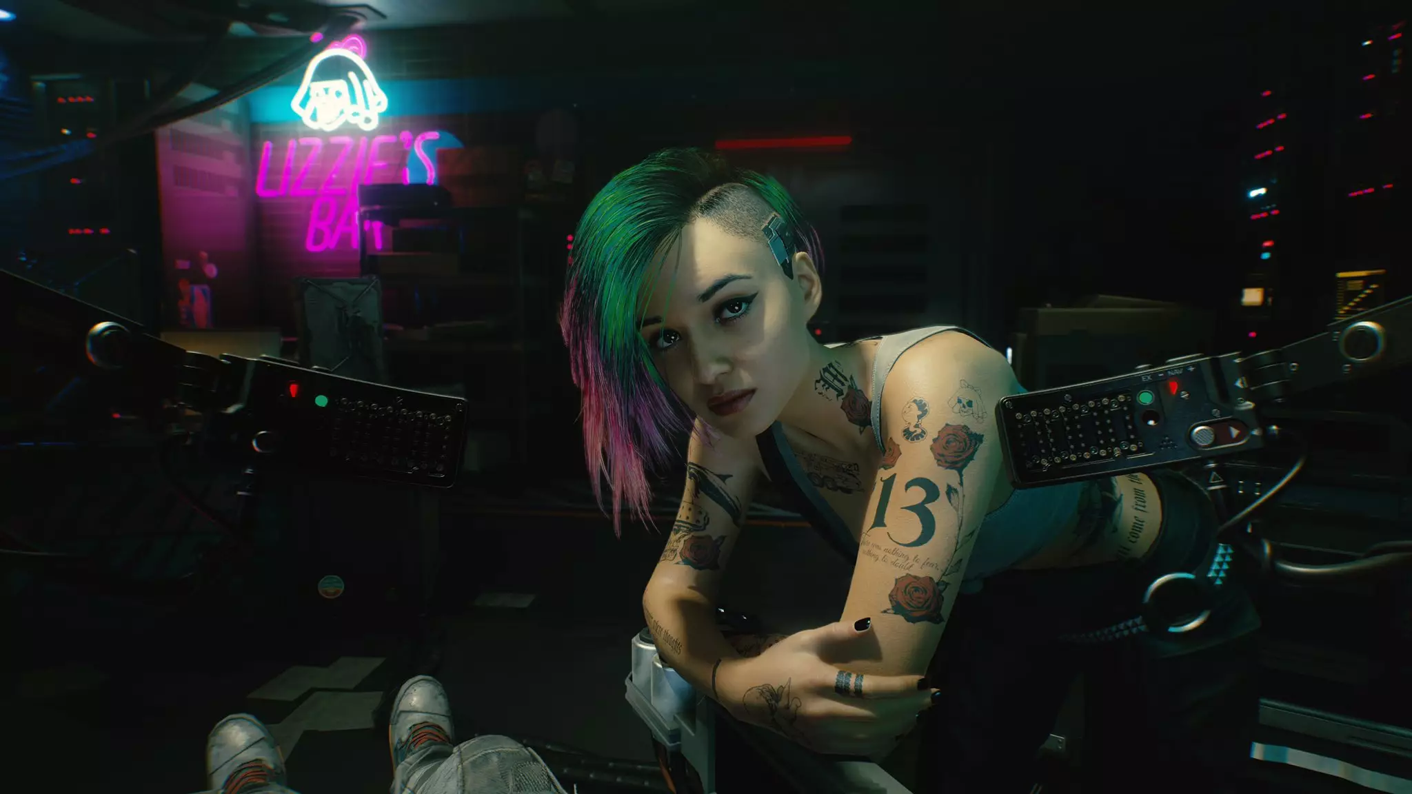 Julie, who introduces the Braindance mechanic to the player in Cyberpunk 2077 /
