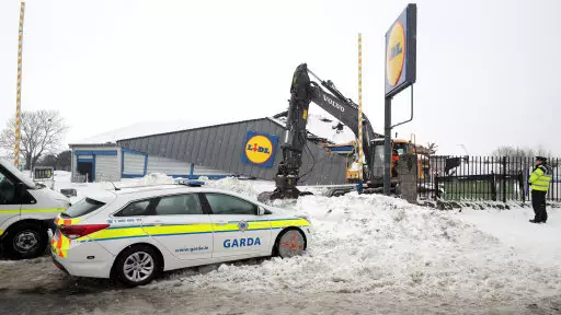 Looters Take Advantage Of Snow By Raiding A Lidl With A JCB