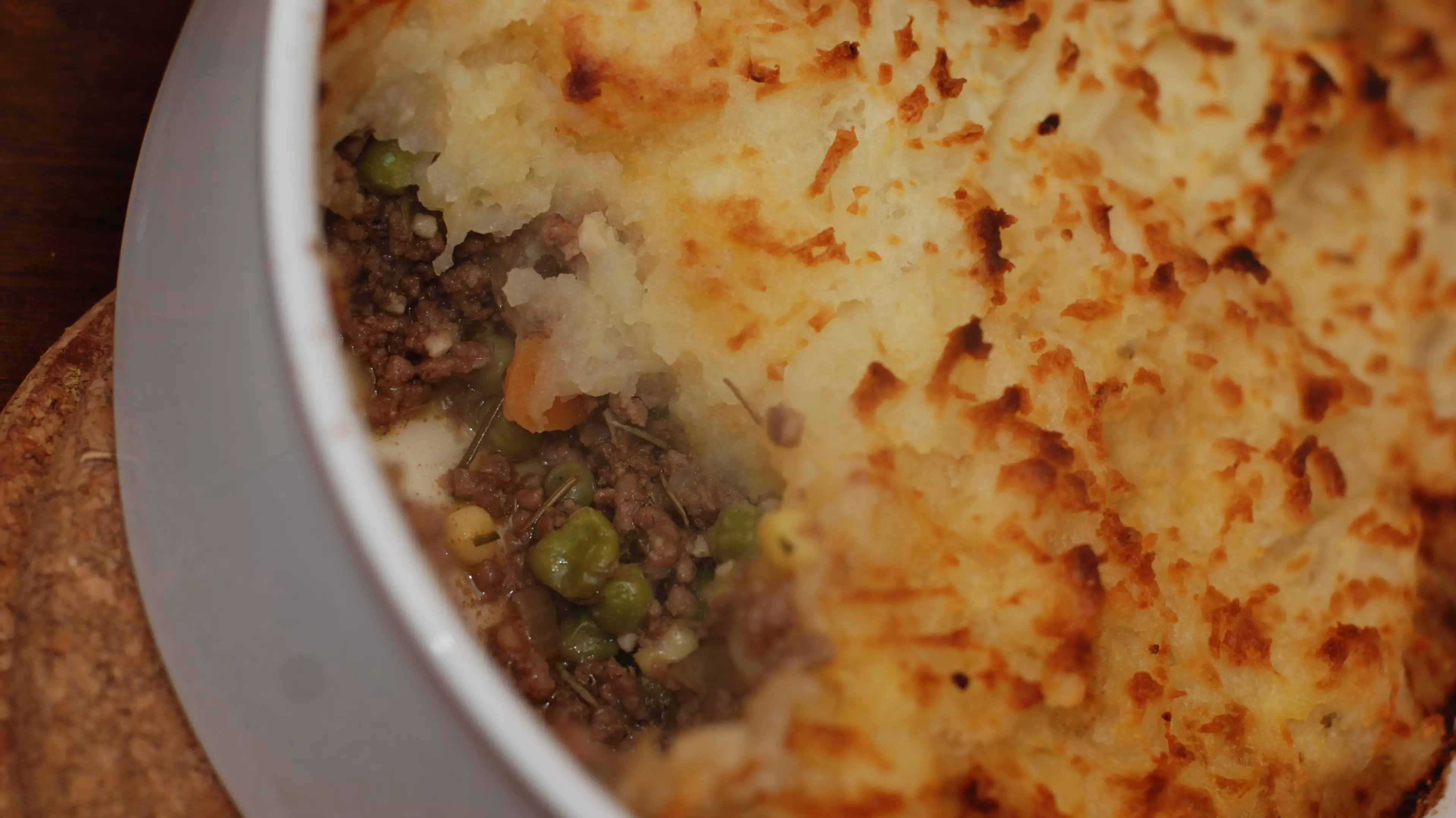 Woman Complains Her Cottage Pie Was Burnt - After Putting It In The Microwave For 45 Minutes​