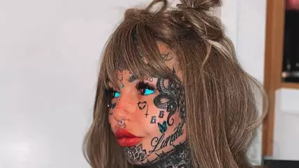 Model Who Spent £28,000 On Tattoos Uses Make Up To Show How She Looks Without Ink