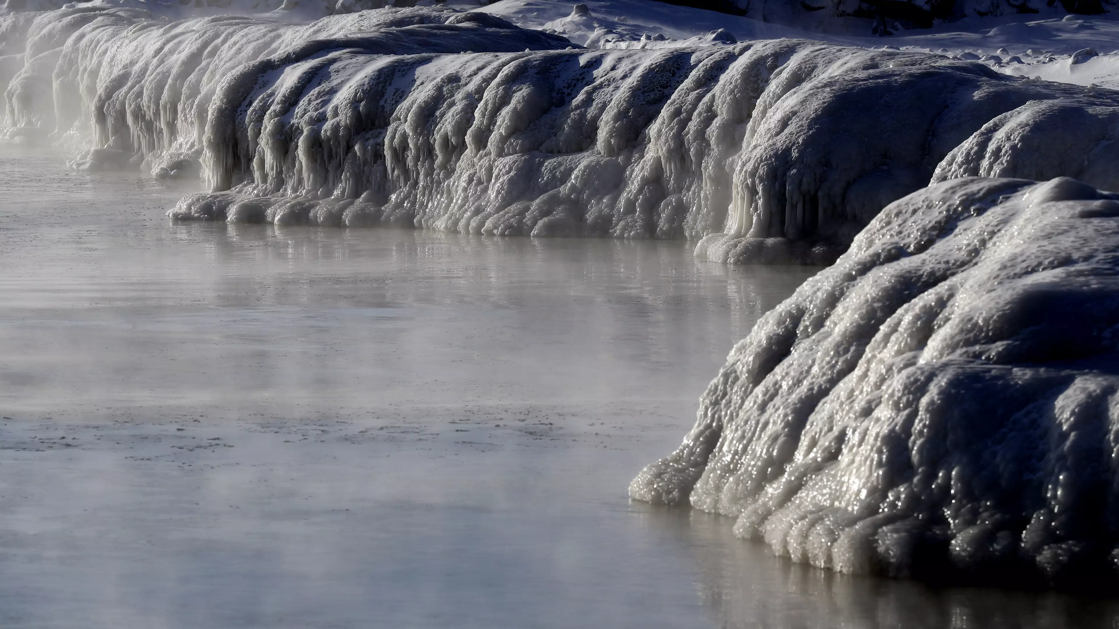 Lake Michigan Has Frozen Over As Temperatures Reach -40C In America