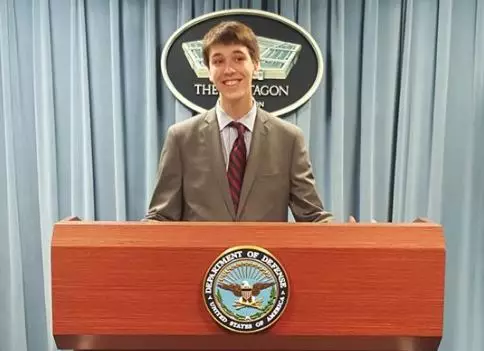 Teenager Who Hacked Pentagon Website Flooded With Internship Offers