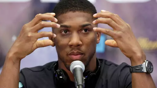 Anthony Joshua Scares The Living Shit Out Of A Reporter