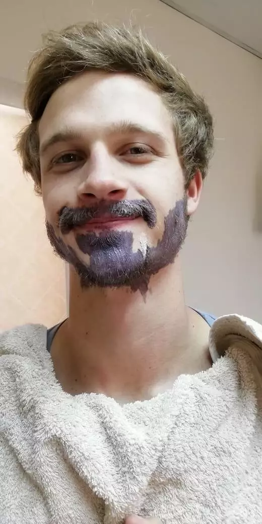 Marno decided to dye his beard black because he was bored (