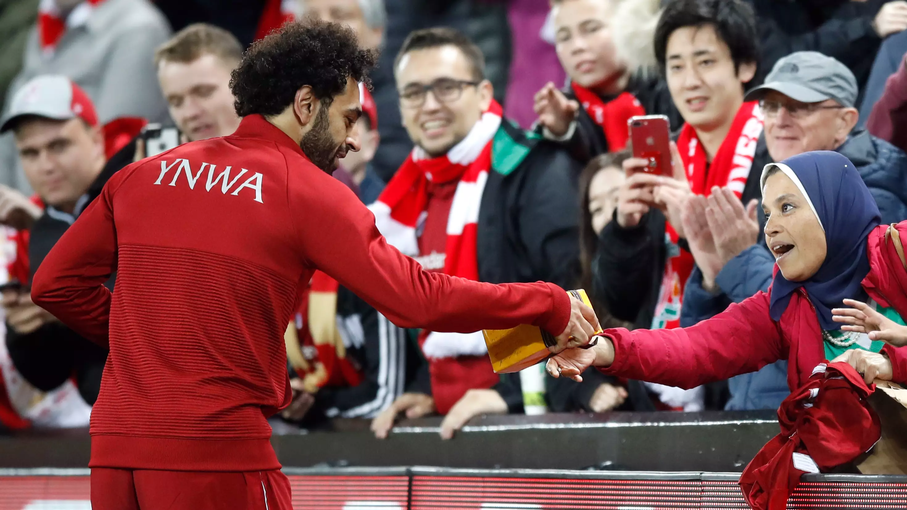 Mo Salah Made A Very Fair Exchange For His Liverpool Shirt On Wednesday 