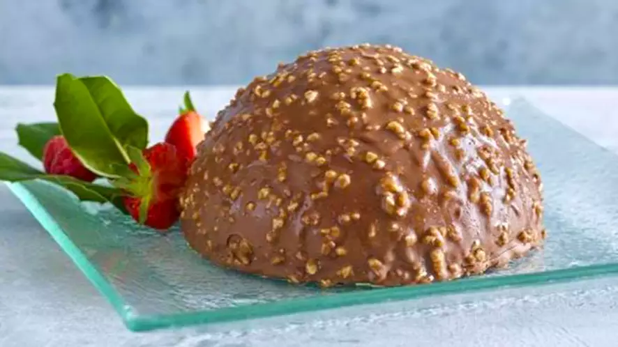 Aldi Is Selling A Giant Ferrero Rocher For Christmas