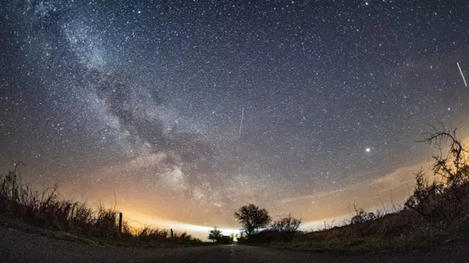 A Meteor Shower Will Light Up The Sky Tonight – Here’s How To Watch It