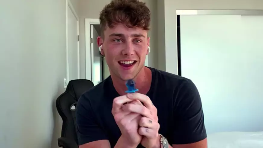 'Too Hot To Handle' Stars Harry Jowsey and Francesca Farago Got Engaged On Zoom