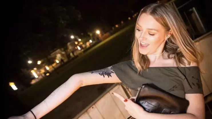 Woman Uses Her Super-Bendy Arms To Freak Out Members Of The Public 