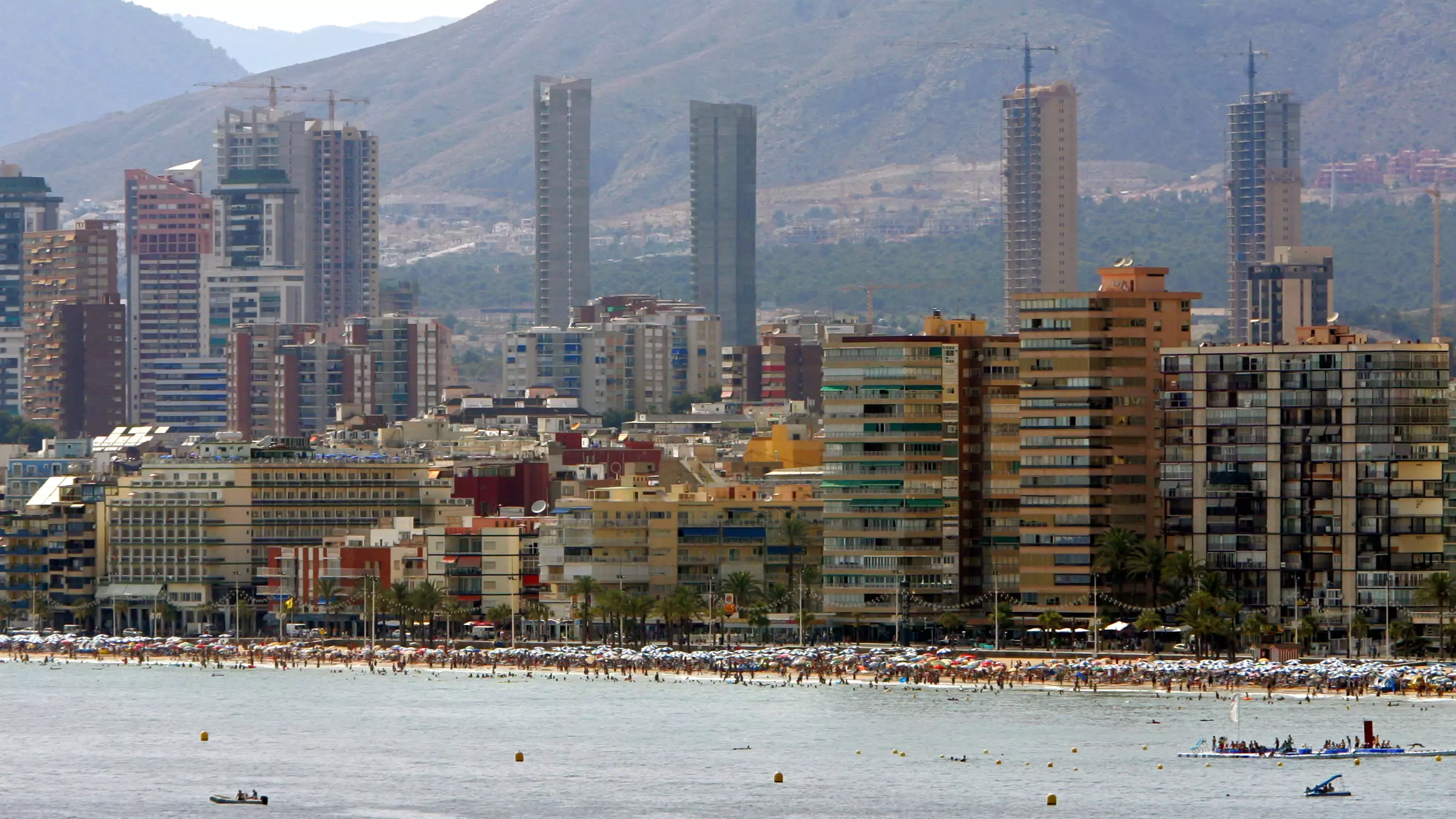Gangs In Benidorm Are Spiking Drinks And Robbing Tourists