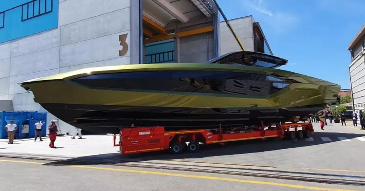 Conor McGregor Reveals New £2.6 million Lamborghini Yacht