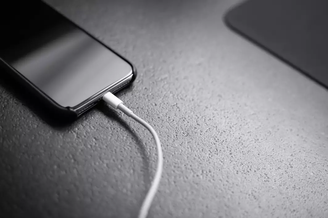 Letting People Use Your Phone Charger Is An Act Of Heroism, Study Finds