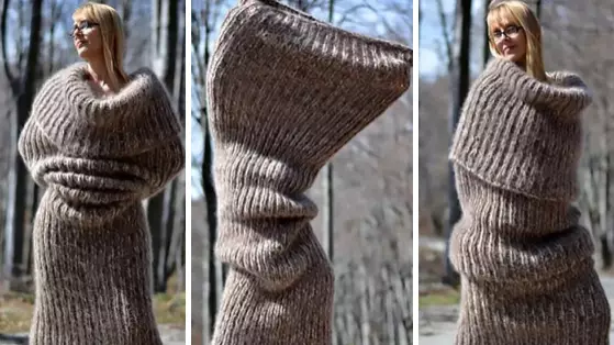  This Giant Scarf Is The Only Thing Introverts Need This Christmas