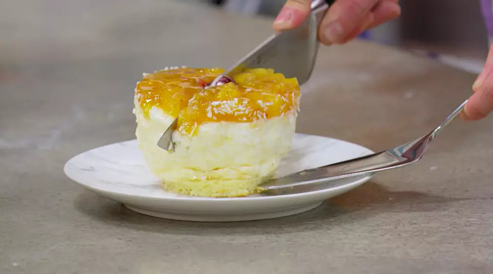 The pineapple upside down cake challenge had fans in stitches (