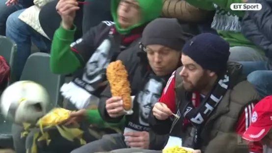 WATCH: Rafinha Destroys Fan's Life By Knocking Chips Out Of His Hands