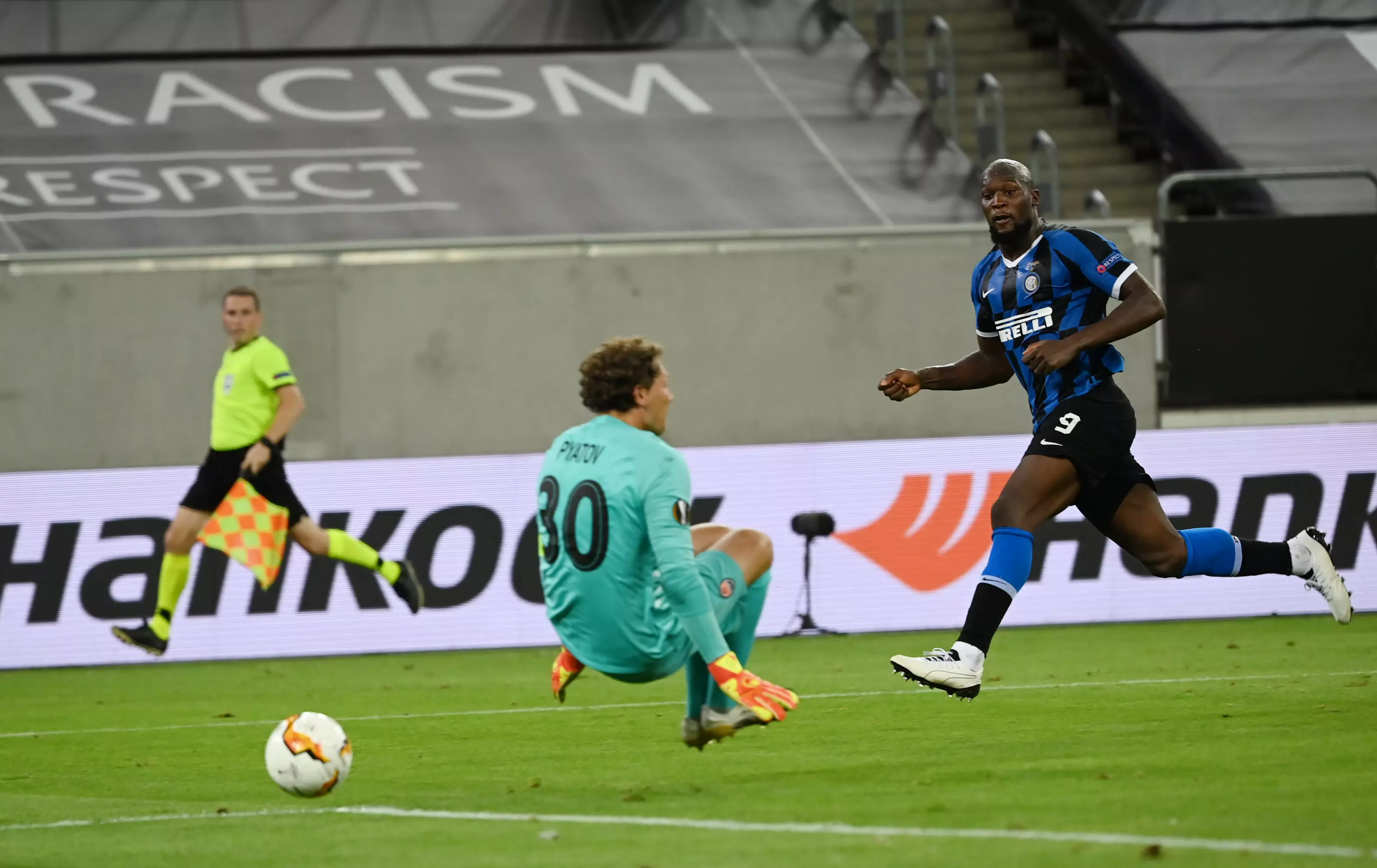 Lukaku scoring in the Europa League semi-final. Image: PA Images