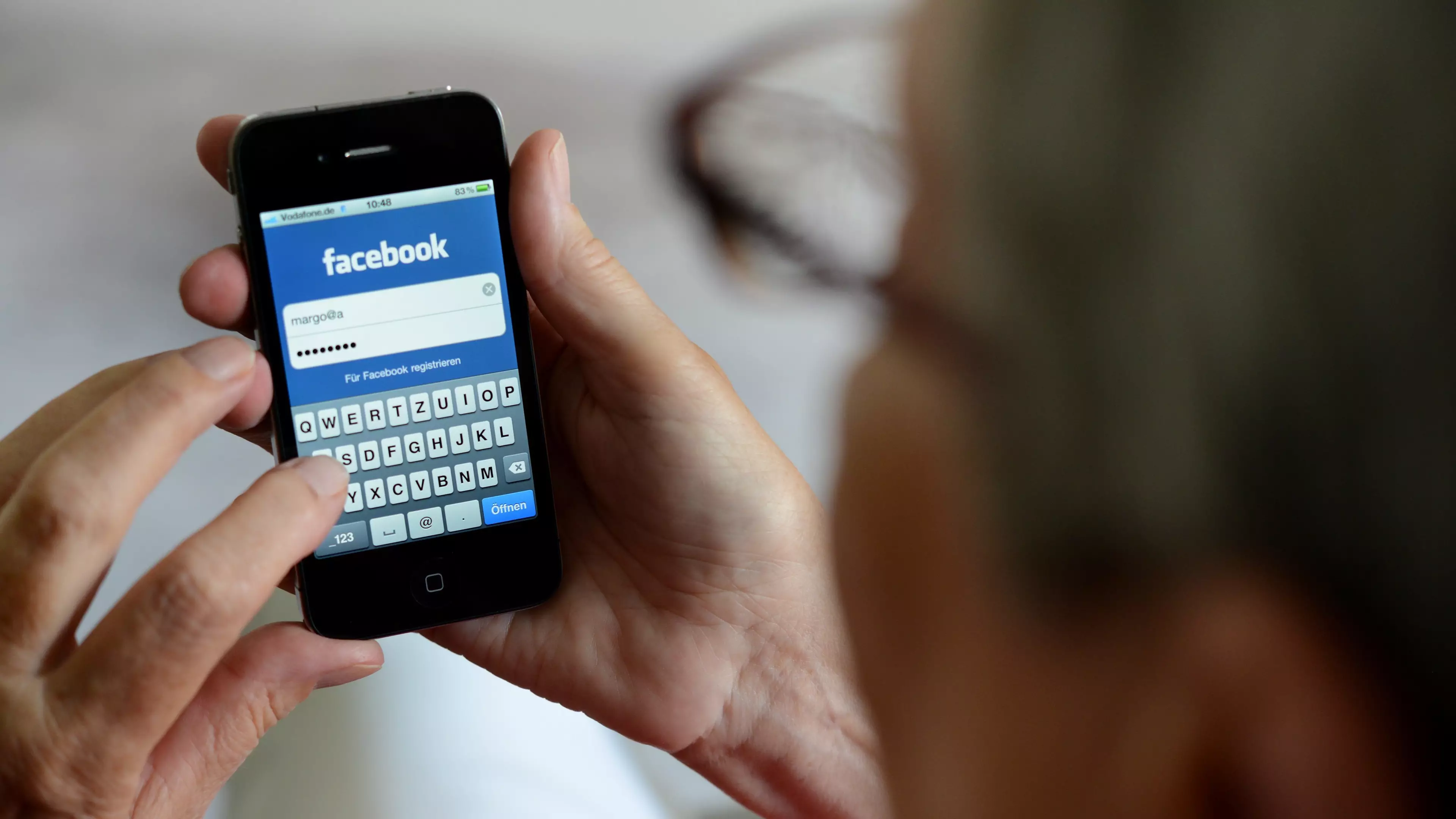 Facebook Logs IPhone Users Out Of App