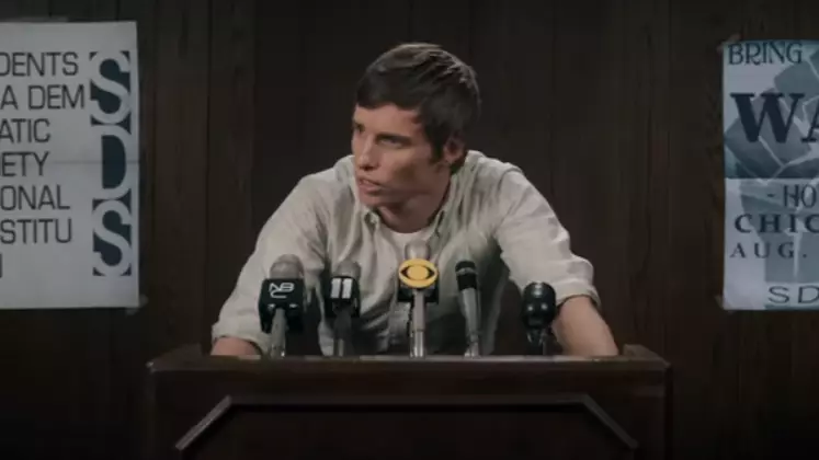 ​Eddie Redmayne's American Accent In New Netflix Film Takes People By Surprise