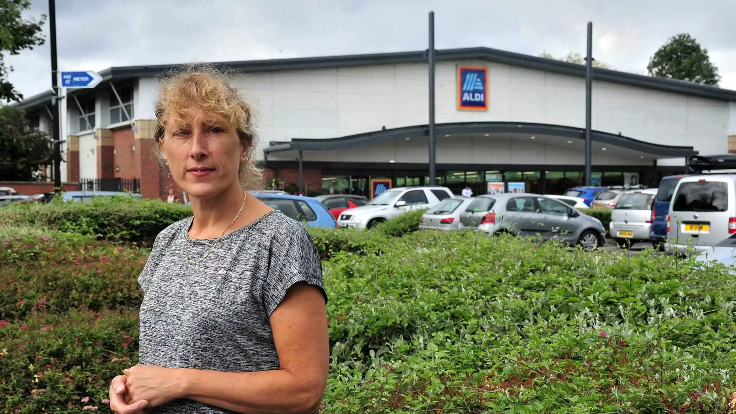 Mum Says Aldi Refused To Sell Her Gin Ice Pops Because She Was With Daughter, 15