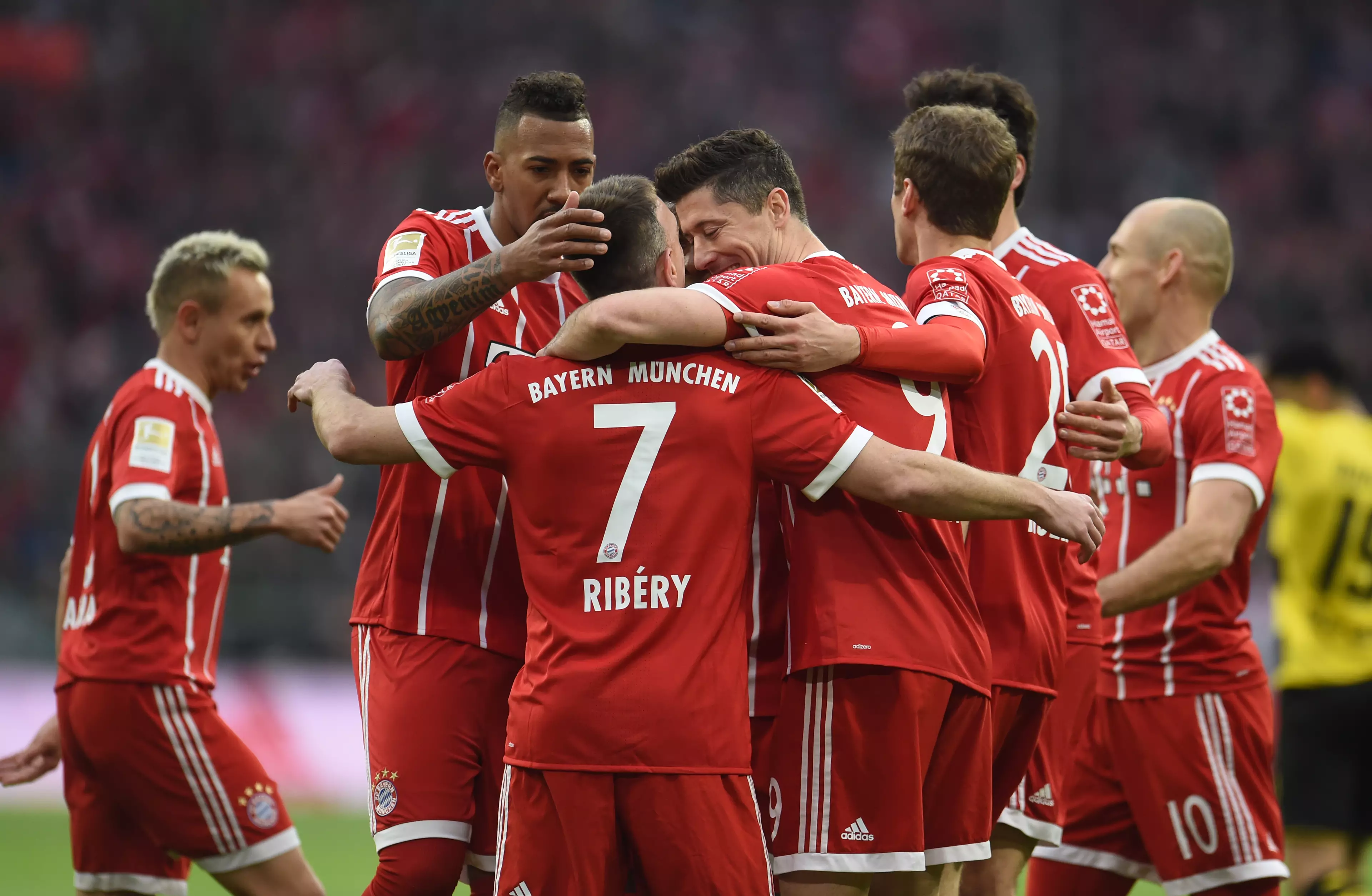 Bayern Munich Destroy Borussia Dortmund 6-0, Including Five First-Half Goals