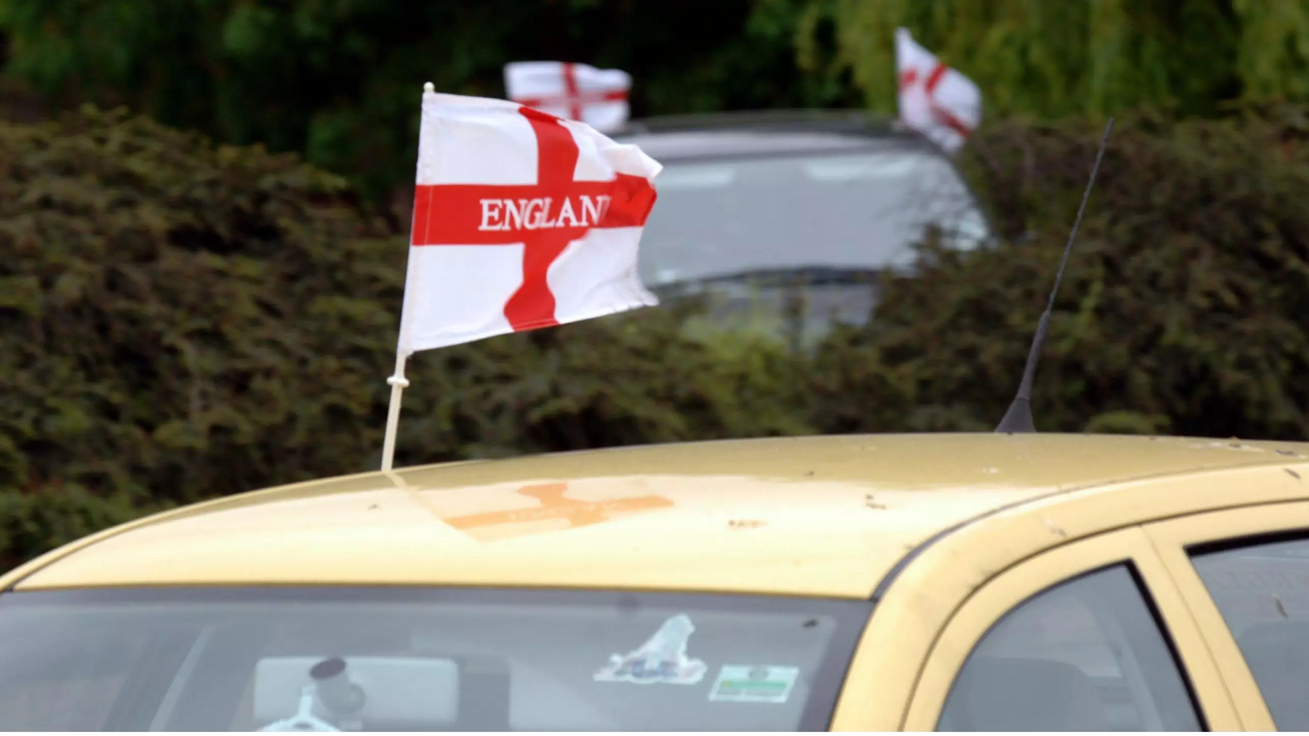 You Could Be Fined £1,000 For Flying Flags On Your Car during Euro 2020