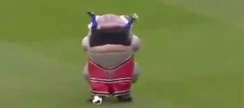 WATCH: The Weirdest Half-Time Entertainment Ever Took Place In The Championship