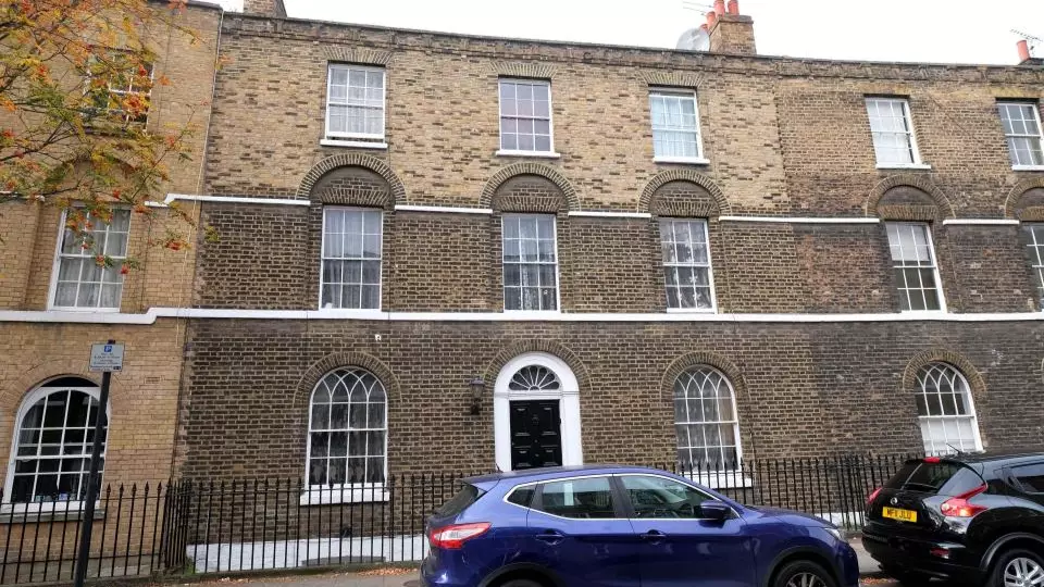 ​Family Pay Just £90 A Week To Live In £2.2 Million Council House In London