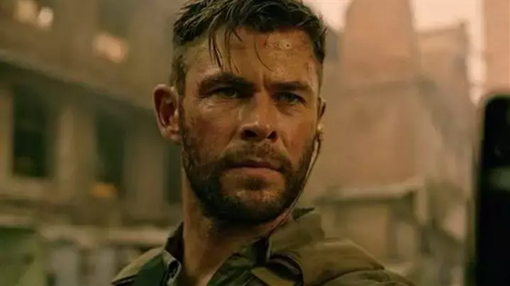 Chris Hemsworth Responds To Extraction's Ambiguous Ending