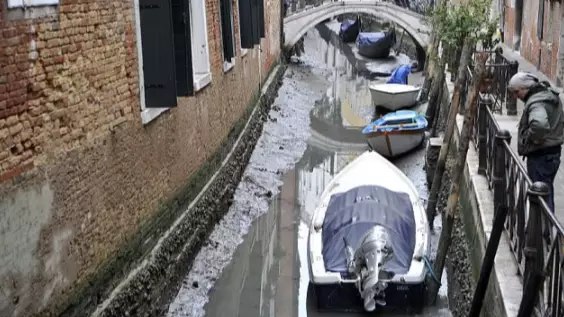 Shocking Images As Venice Canals Run Dry 