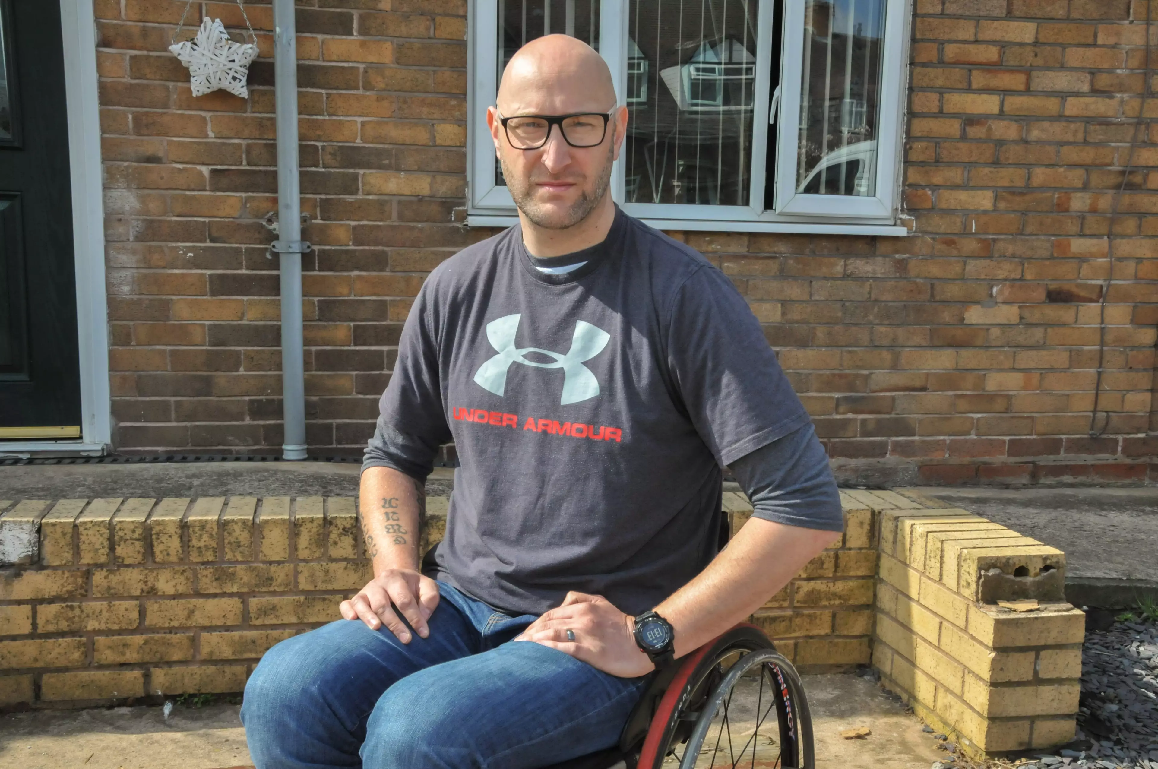 A 6ft 7 Wheelchair Bound Army Vet Fought Off Knife Wielding Thieves 