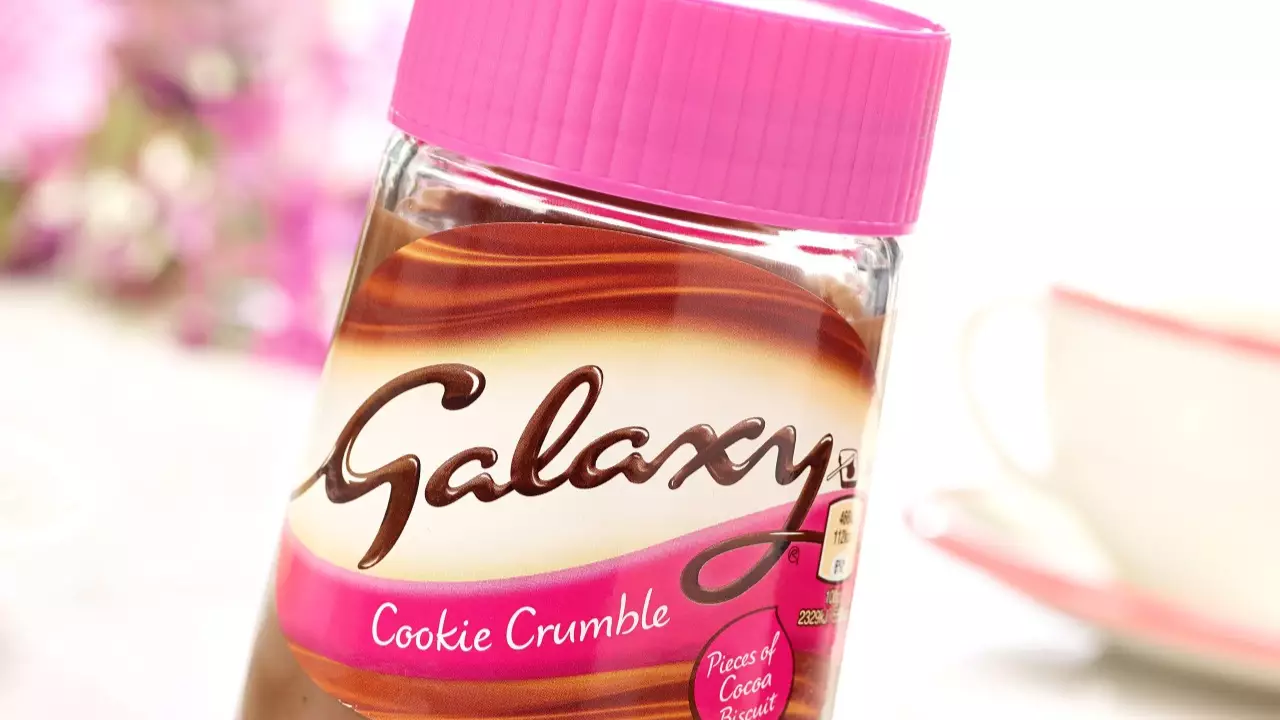 Galaxy Launches Chocolate Cookie Crumble Spread