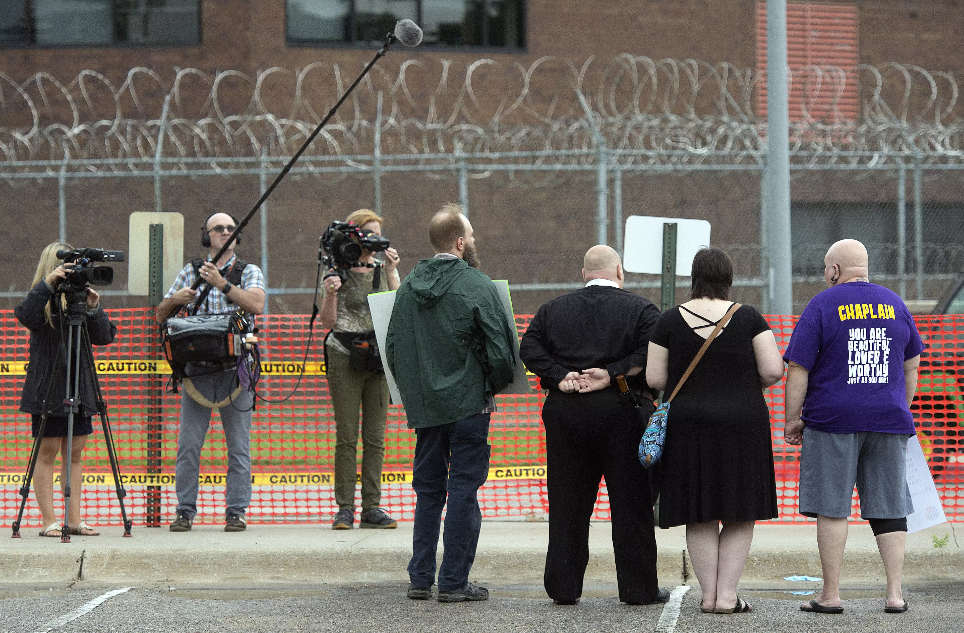 Protesters outside the Nebraska State Penitentiary.